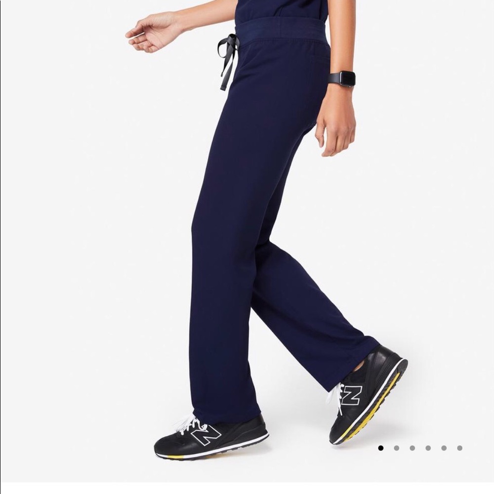 Wear figs scrub set